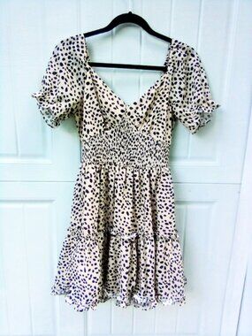 Catonsville Mercantile Ruffled V-Neck Mini Dress. Beige w/ Leopard Print, Small
